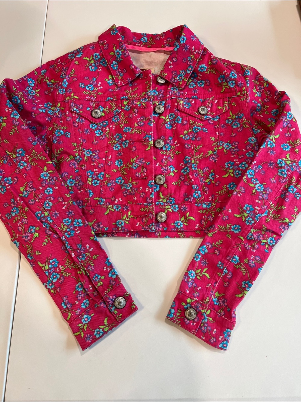 lei - 10/12, Bright Pink Floral Cropped Jean Jacket